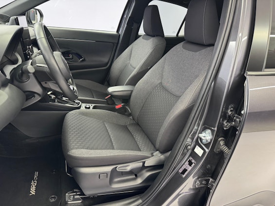 Vehicle image 8 Vehicle image 8