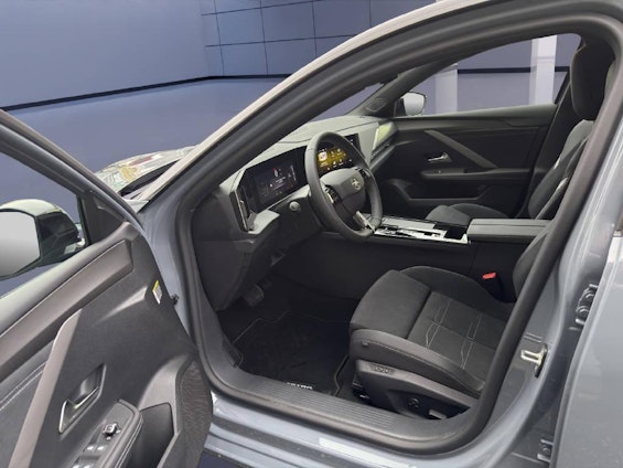 Vehicle image 5 Vehicle image 5