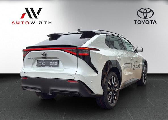 Vehicle image 4 Vehicle image 4