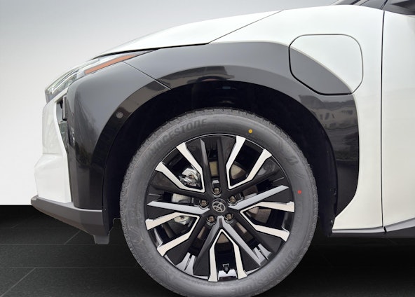 Vehicle image 18 Vehicle image 18