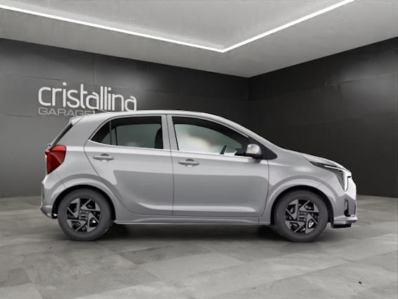 Vehicle image 4 Vehicle image 4