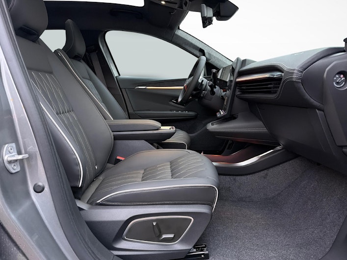 Vehicle image MITSUBISHI ECLIPSE CROSS