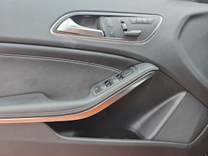 Vehicle image MERCEDES-BENZ GLA 200 Urban