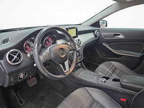 Vehicle image MERCEDES-BENZ GLA 200 Urban