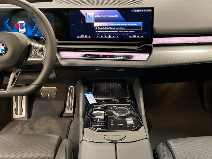 Vehicle image BMW 5 SERIES