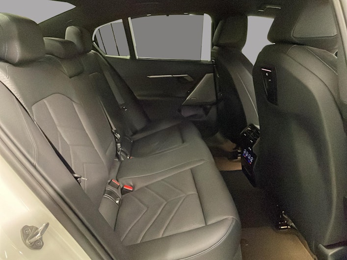 Vehicle image BMW 5 SERIES