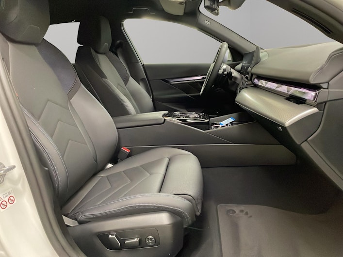 Vehicle image BMW 5 SERIES