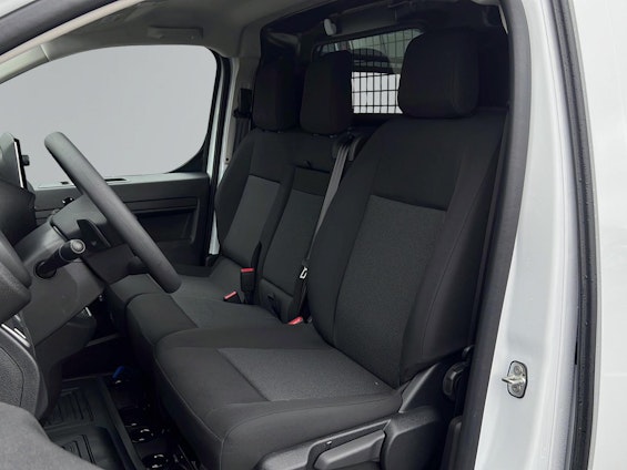 Vehicle image 14 Vehicle image 14