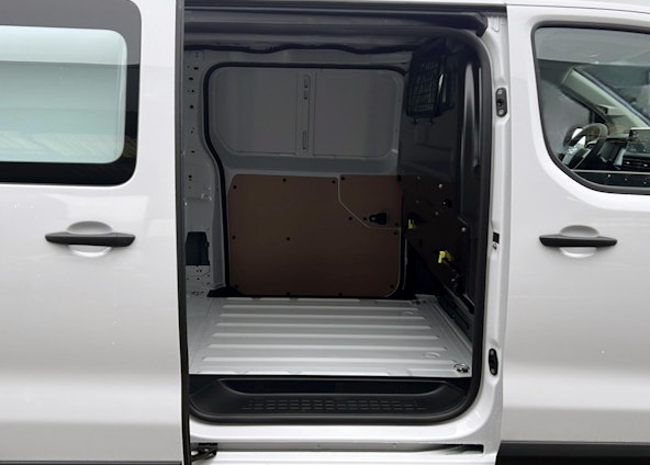 Vehicle image 10 Vehicle image 10