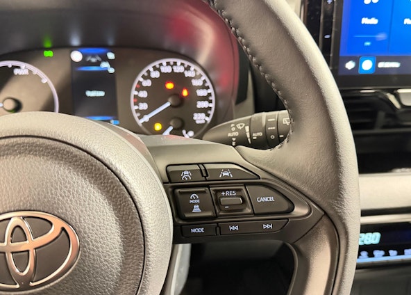 Vehicle image 6 Vehicle image 6