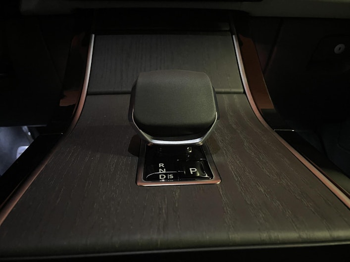 immagine del veicolo LAND ROVER RANGE ROVER VELAR