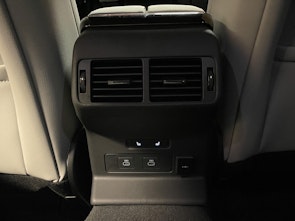 image du véhicule LAND ROVER Range Rover Velar 3.0 D I6 300 Dynamic SE