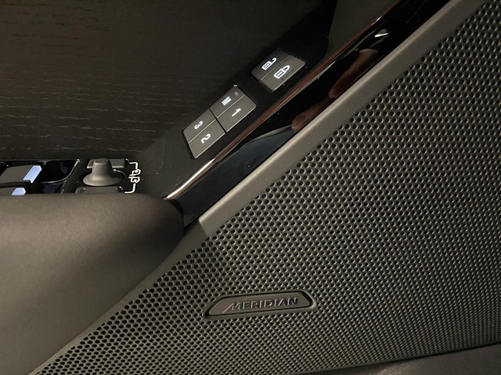 immagine del veicolo LAND ROVER RANGE ROVER VELAR