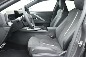 Vehicle image OPEL Astra Sports Tourer 1.6 T PHEV 225 GSe