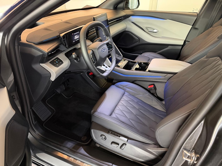 Vehicle image FORD CAPRI