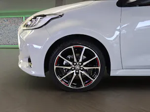 Toyota Yaris 1.5 VVT-i HSD GR Sport