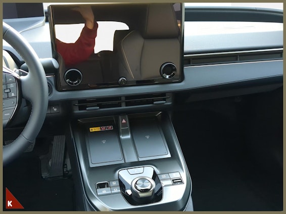 Vehicle image 14 Vehicle image 14