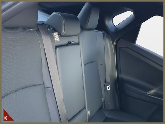 Vehicle image 18 Vehicle image 18