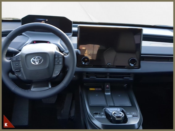 Vehicle image 13 Vehicle image 13