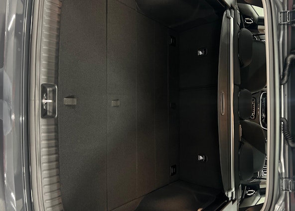 Vehicle image 11 Vehicle image 11