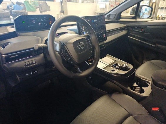 Vehicle image 6 Vehicle image 6