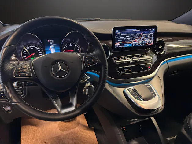 Mercedes-Benz V 300 d lang Avantgarde 4Matic 9G-Tronic