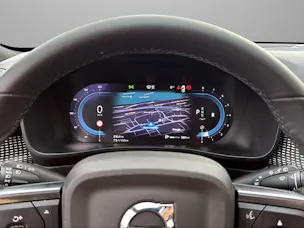 Volvo XC40 B3 Benzin Mild Hybrid Plus Dark DCT