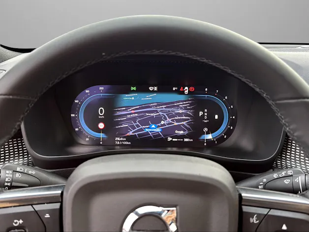 Volvo XC40 B3 Benzin Mild Hybrid Plus Dark DCT