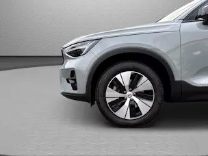 Volvo XC40 B3 Benzin Mild Hybrid Plus Dark DCT