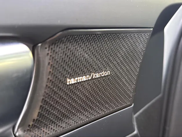 Volvo XC40 B3 Benzin Mild Hybrid Plus Dark DCT