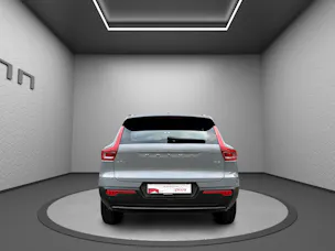 Volvo XC40 B3 Benzin Mild Hybrid Plus Dark DCT