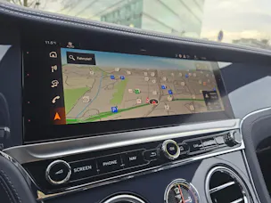 Bentley Continental GT 4.0 V8 PHEV AZURE 680 PS/1.9 % Leasing möglich