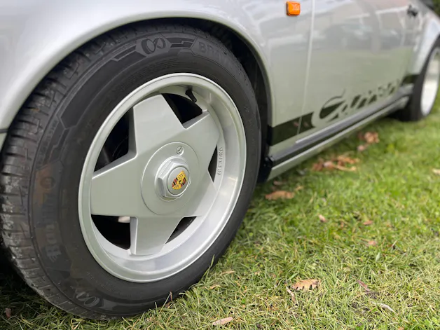Porsche 911 Carrera