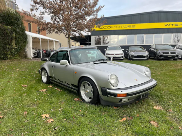 Porsche 911 Carrera