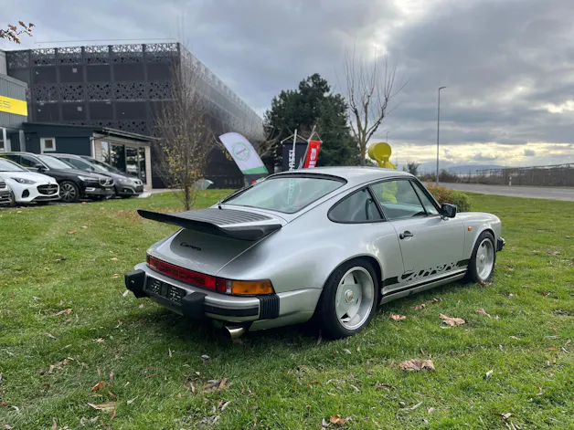 Porsche 911 Carrera