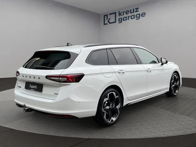 Škoda Superb Combi 2.0 TSI Sportline 4x4 DSG