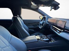 Vehicle image BMW 520d xDrive Touring