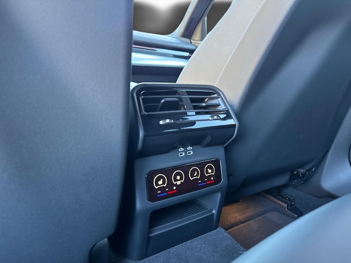 Vehicle image BMW 5 SERIES