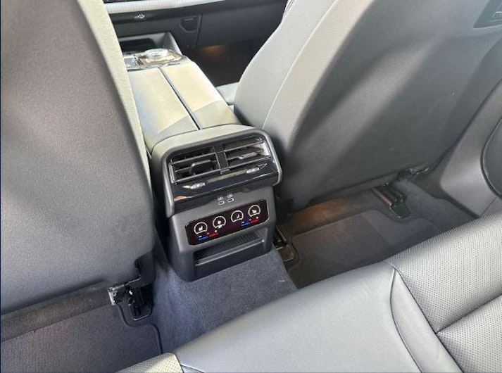 Vehicle image BMW 5 SERIES