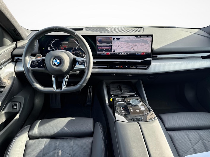 Vehicle image BMW 5 SERIES