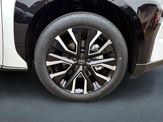 Vehicle image 8 Vehicle image 8