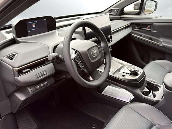 Vehicle image 5 Vehicle image 5