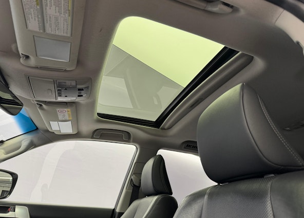 Vehicle image 16 Vehicle image 16