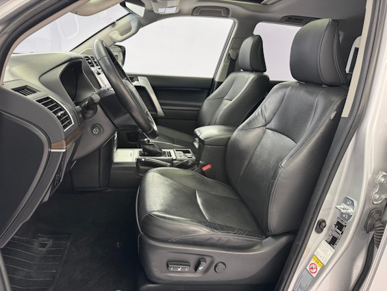 Vehicle image 8 Vehicle image 8