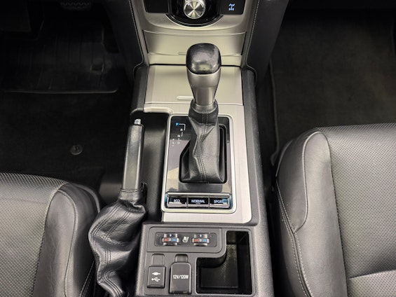 Vehicle image 14 Vehicle image 14