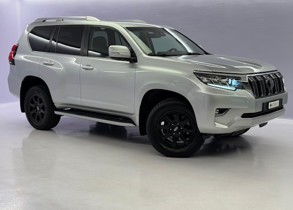 First vehicle image First vehicle image