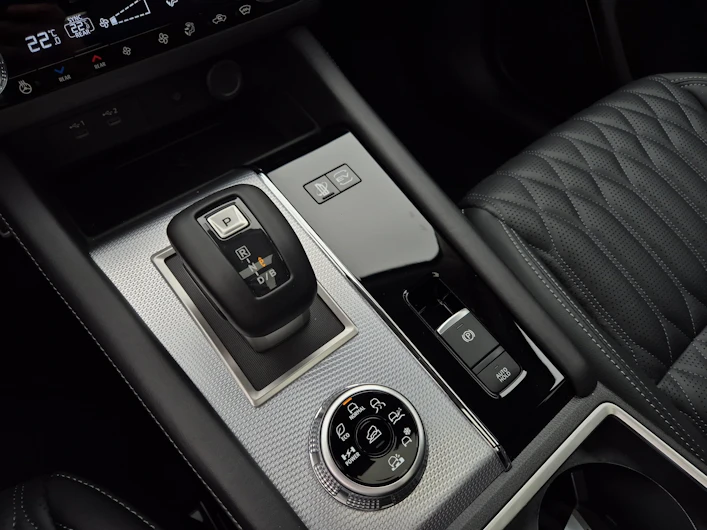 Fahrzeugbild MITSUBISHI OUTLANDER