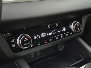 https://vehicle.imgix.net/4118006/6150d62d-8f71-4d19-8e1c-7b73cfec7d4d.jpg