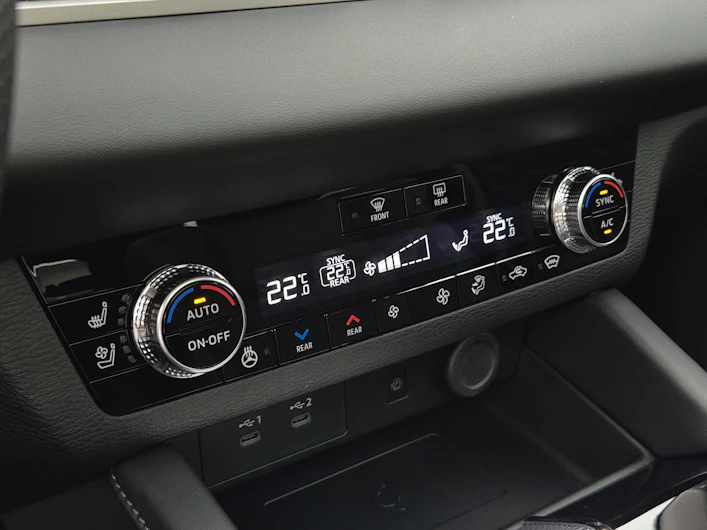 Fahrzeugbild MITSUBISHI OUTLANDER