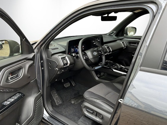 Vehicle image 6 Vehicle image 6